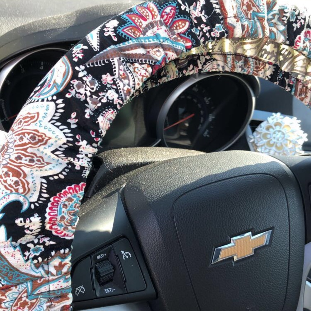 Steering wheel cover